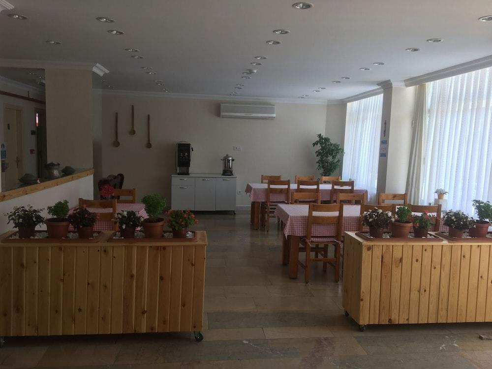 מרמריס Unver Hotel מראה חיצוני תמונה