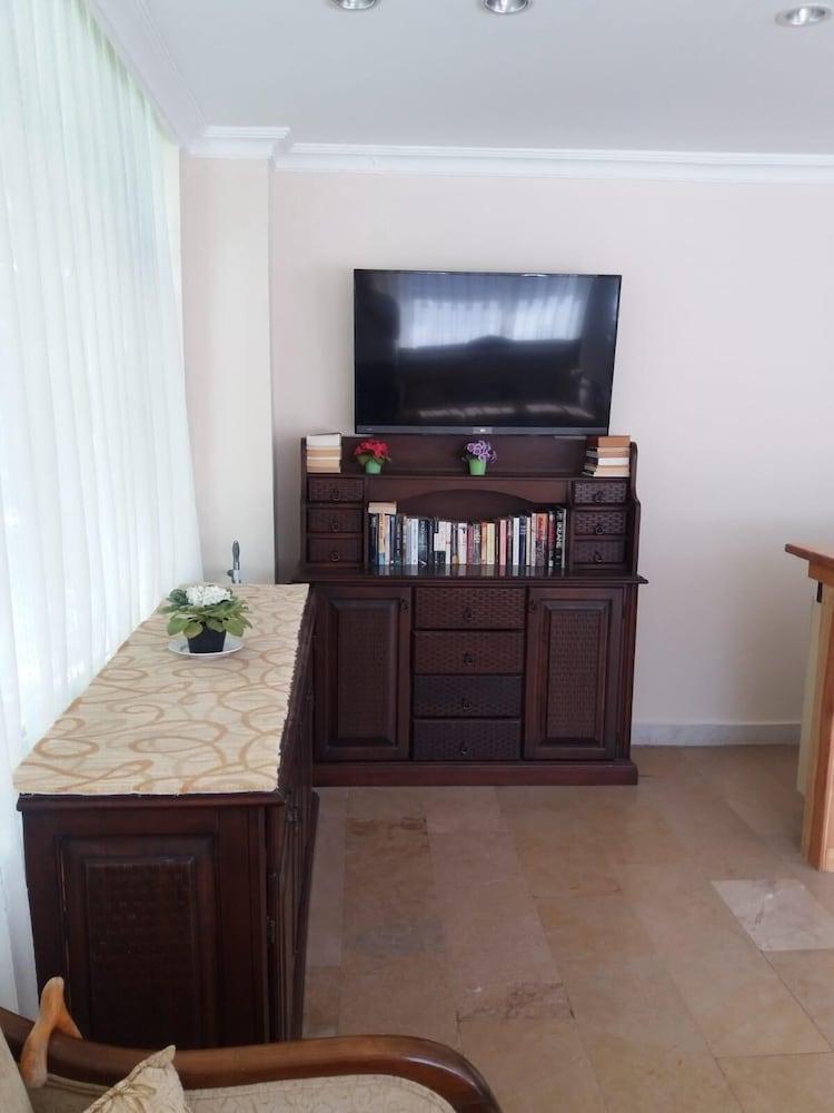 מרמריס Unver Hotel מראה חיצוני תמונה