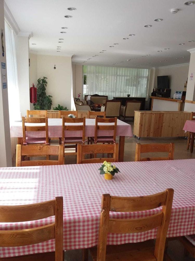 מרמריס Unver Hotel מראה חיצוני תמונה