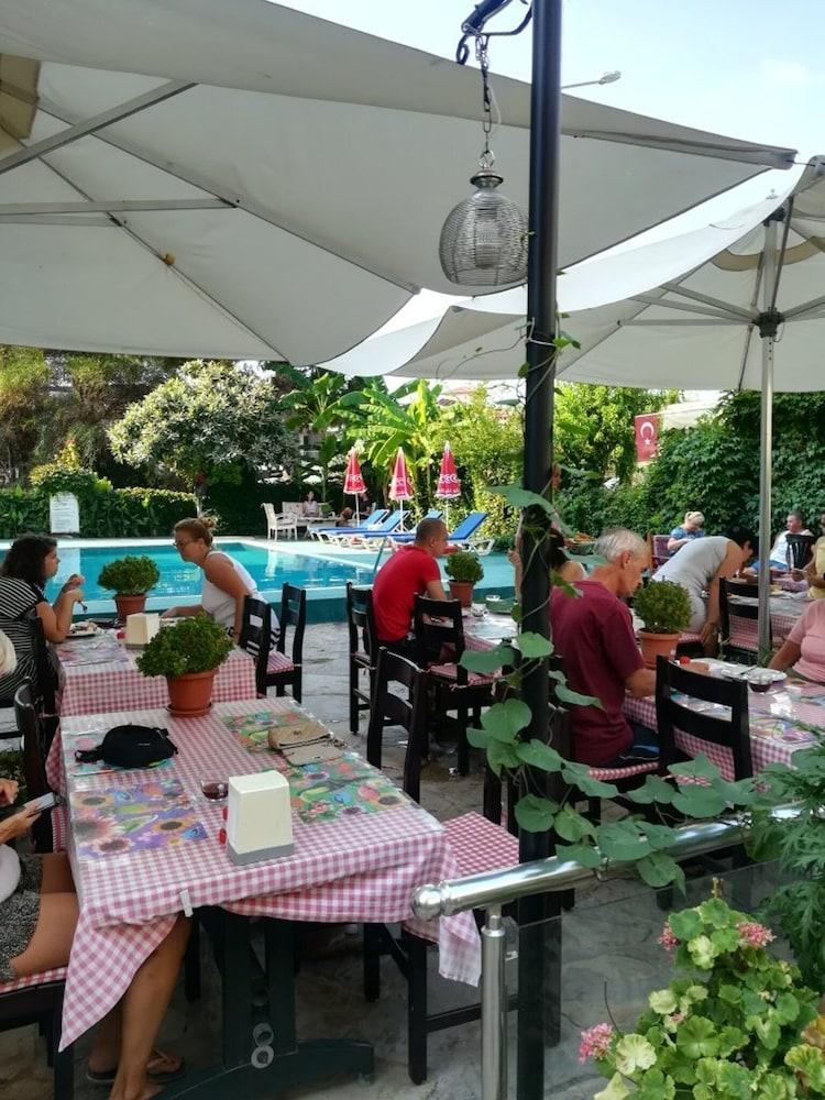 מרמריס Unver Hotel מראה חיצוני תמונה