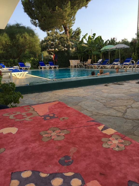 מרמריס Unver Hotel מראה חיצוני תמונה